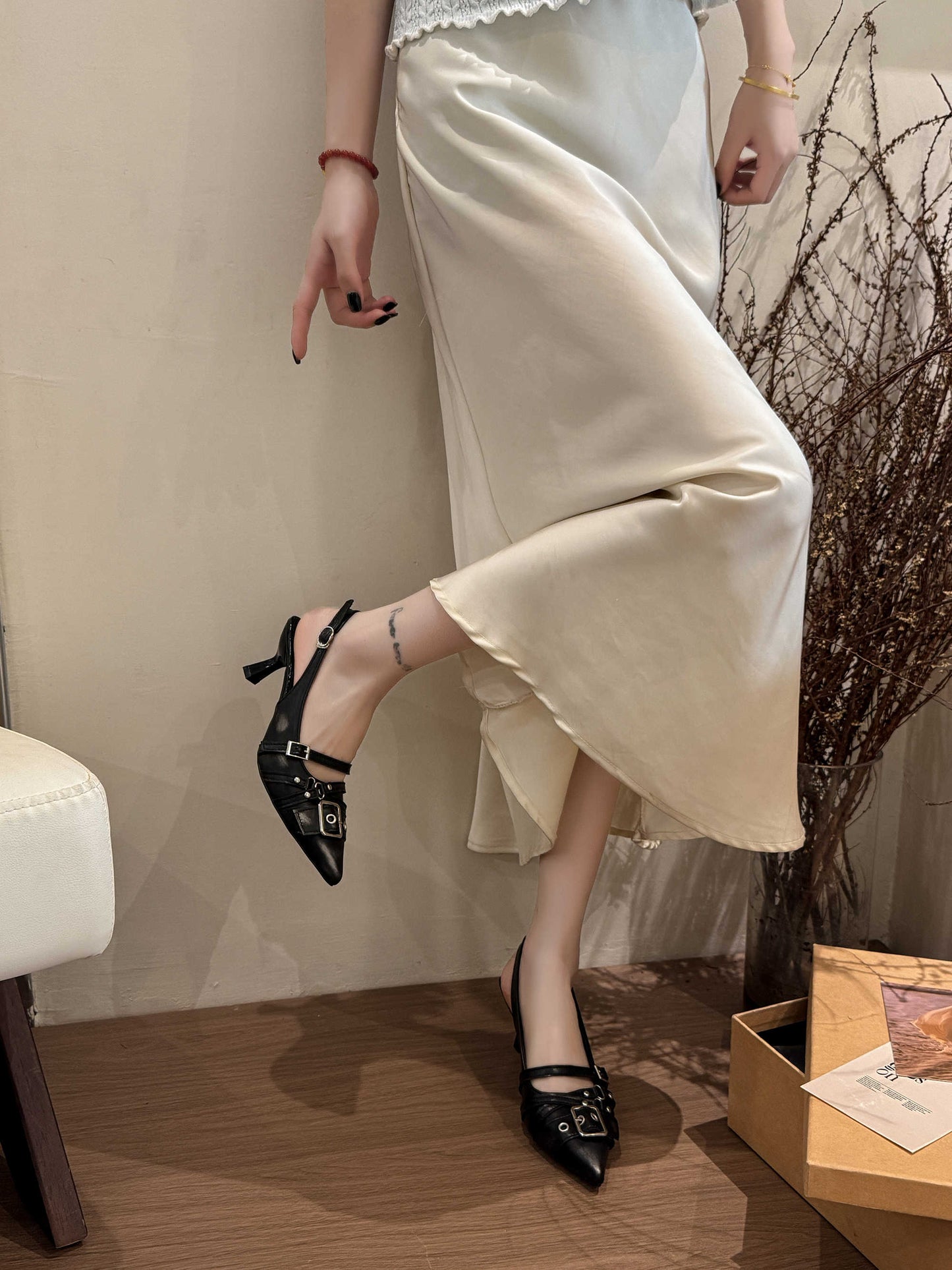 OrthoCare | Metallic Pointed Toe Kitten Heel Pumps