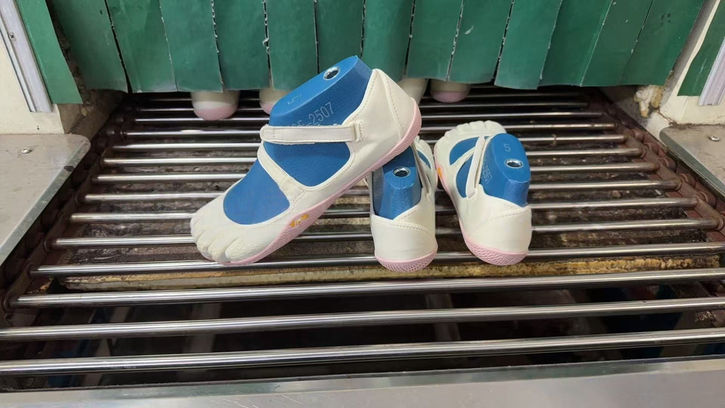 Fiora | Women’s Orthopedic Five Finger Barefoot Shoes