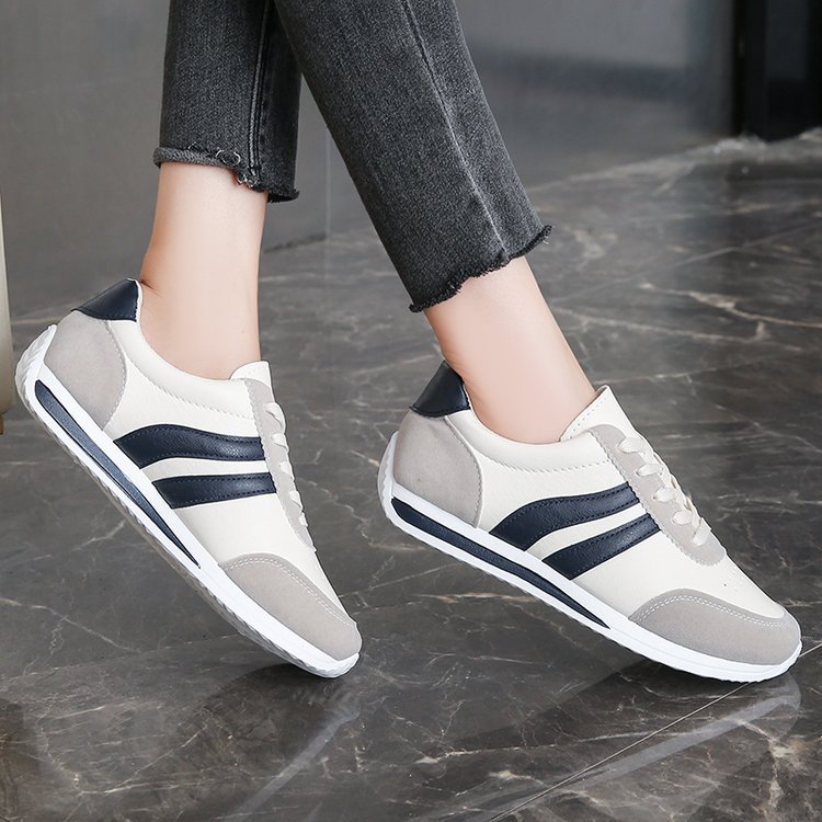 Kamora | Women’s Orthopedic Retro Stripe Walking Sneakers