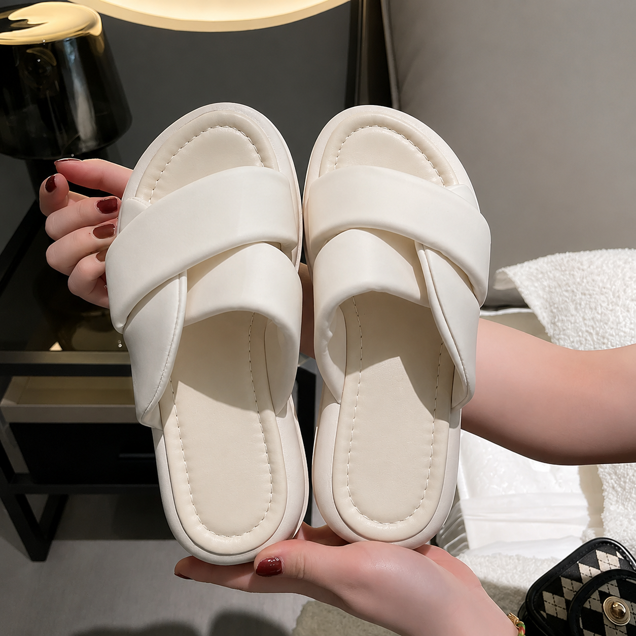 Ilithya | Women’s Orthopedic Cross Strap Platform Slides