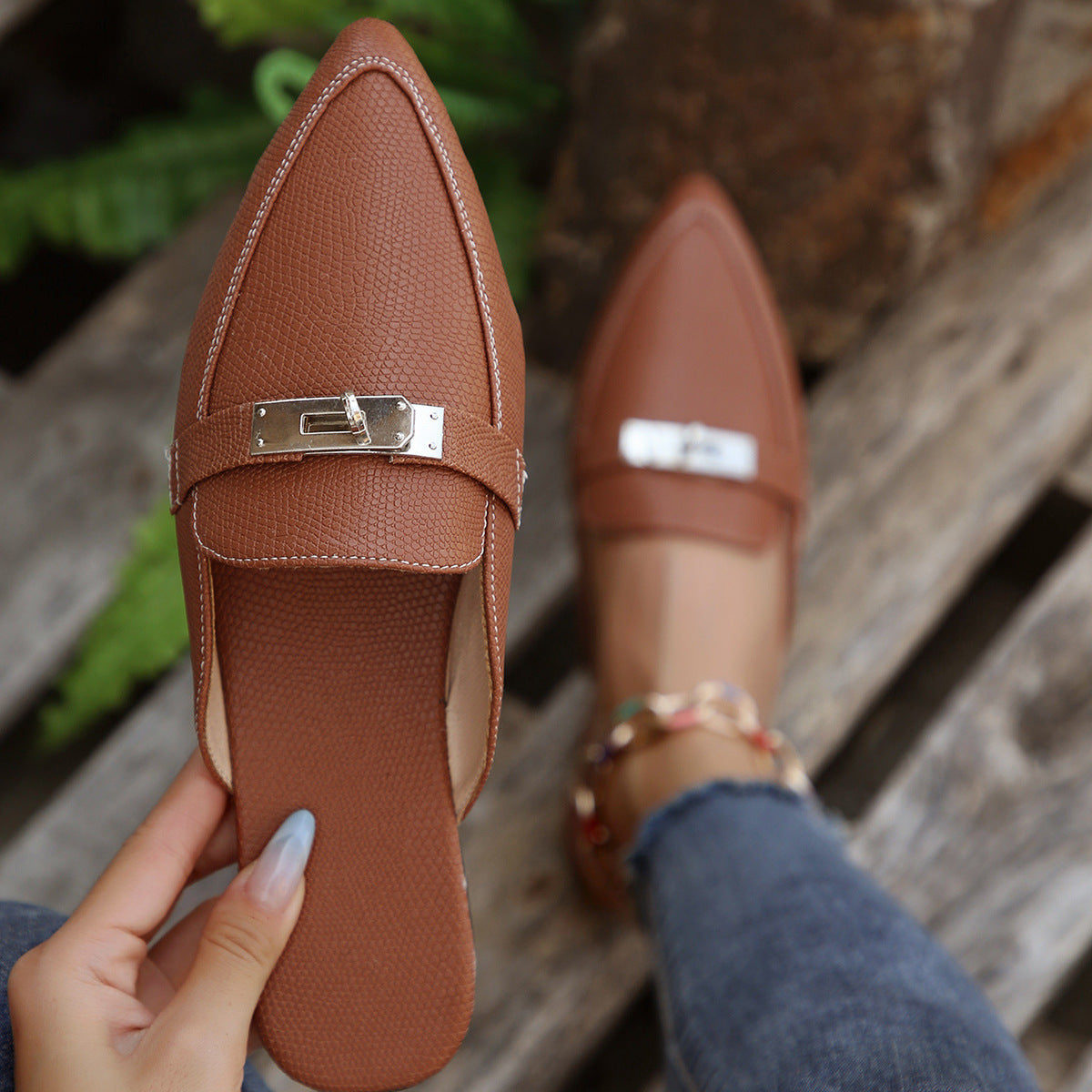 Lucerine | Women’s Orthopedic Pointed Toe Mule Flats