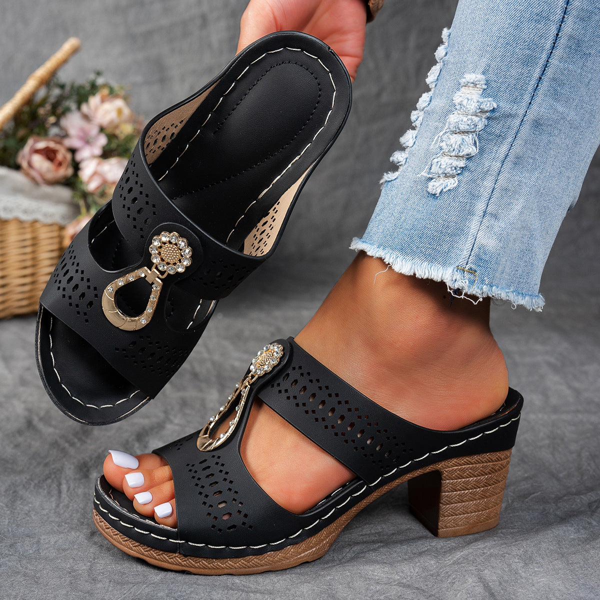 Jovielle | Women’s Orthopedic Cutout Block Heel Mule Sandals