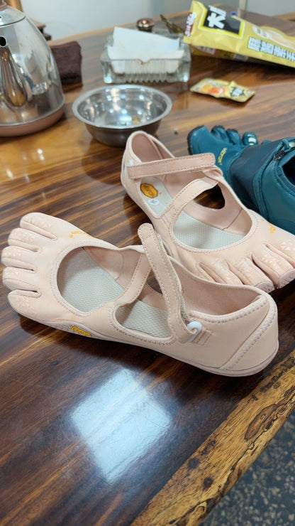 Fiora | Women’s Orthopedic Five Finger Barefoot Shoes